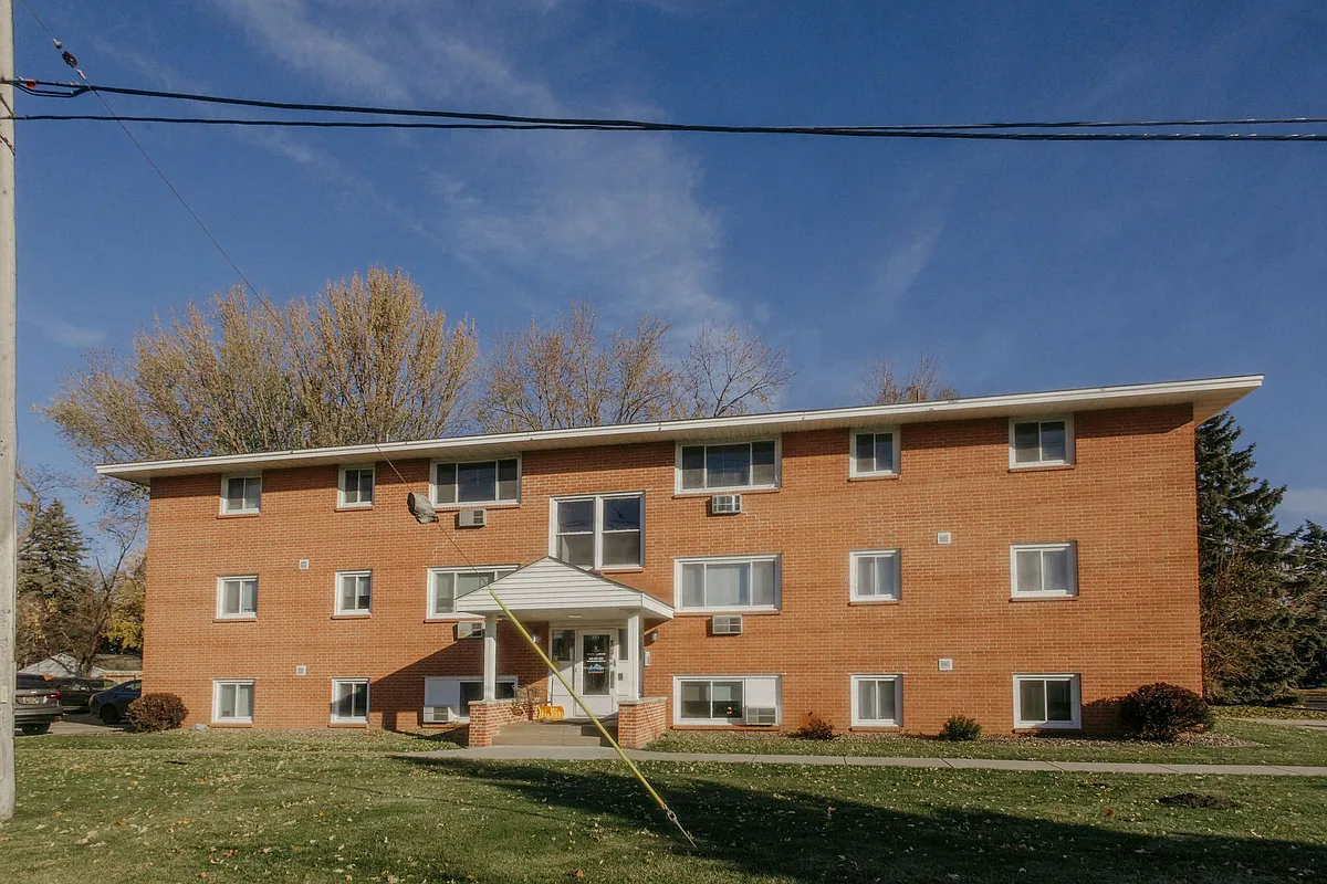 Building Photo - Riverway