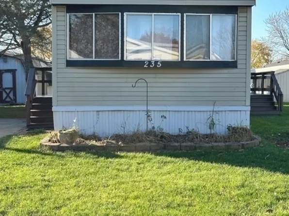 235 Daren Dr, Chicago Heights, IL 60411