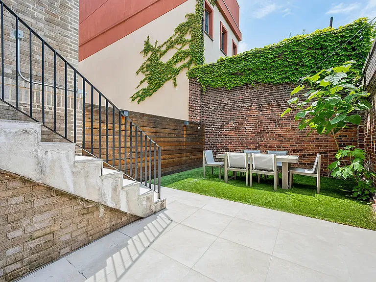 415 Degraw St #B — Photo 4