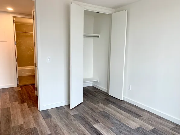 520 West 43rd Street image 7 of 30