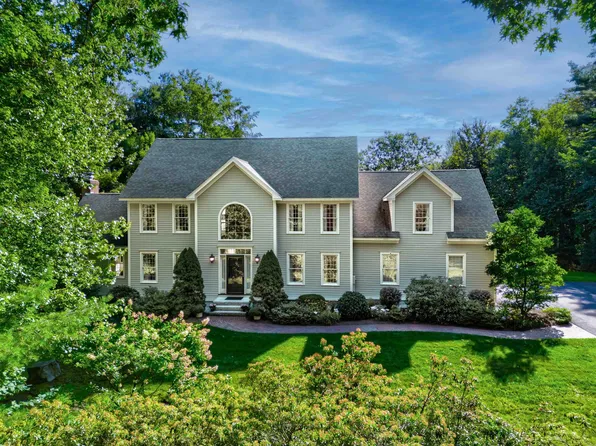 6 Tolford Hill Road, Bedford, NH 03110