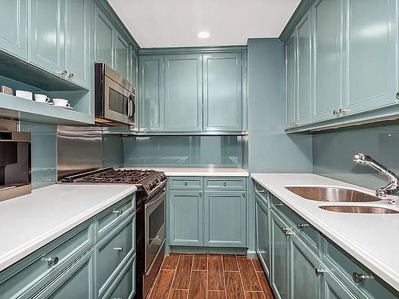 4th image of 303 E 57th St #17F