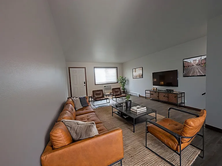 1516 Vogt Dr — Photo 34