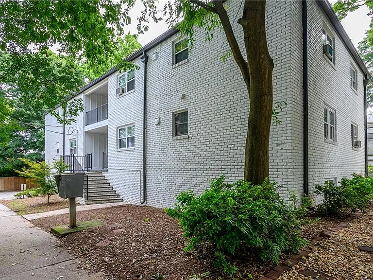880 Saint Charles Ave NE #5 — Photo 13