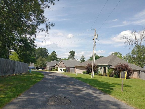 4th image of 20 Sebron Ln