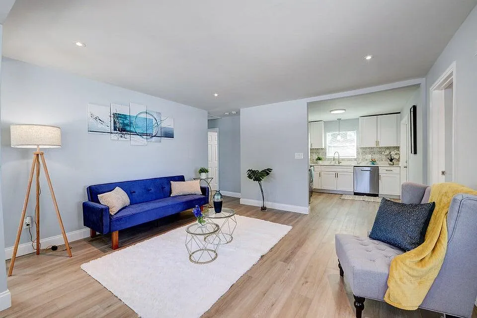 3 bed, 1.0 bath, 1035 sqft, $1,850 — Photo 3