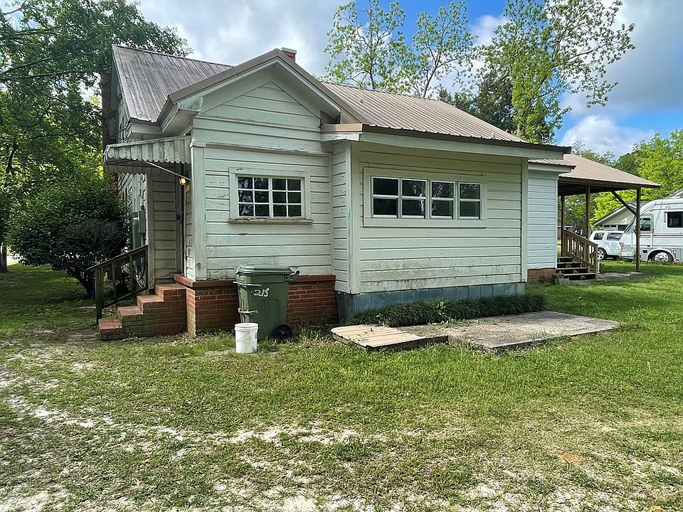 216 Clayton St, Brundidge, AL 36010 Zillow