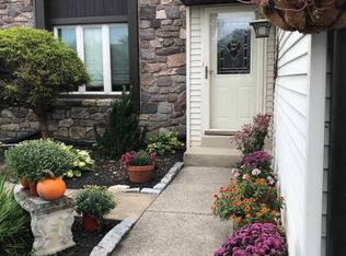 155 Meadowview Ct, Langhorne, PA 19047