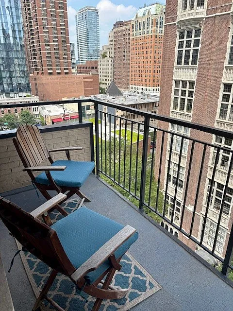 1 bed, 850 sqft, $2,700 — Photo 2