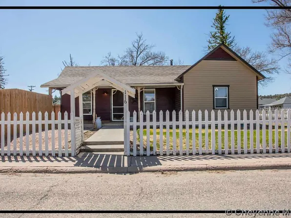 116 W 5th St, Pine Bluffs, WY 82082