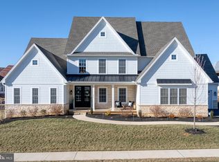 425 Southampton Dr, Lititz, PA 17543