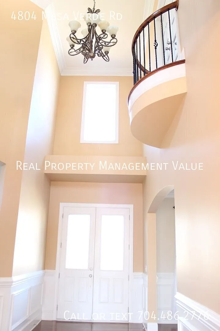 Spacious 6-Bedroom Ballantyne Home with Chef's Kitchen, Private In-Law Suite & Fenced Backyard in... — Photo 2