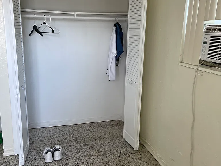 1716 SW 3rd St #3 — Photo 3