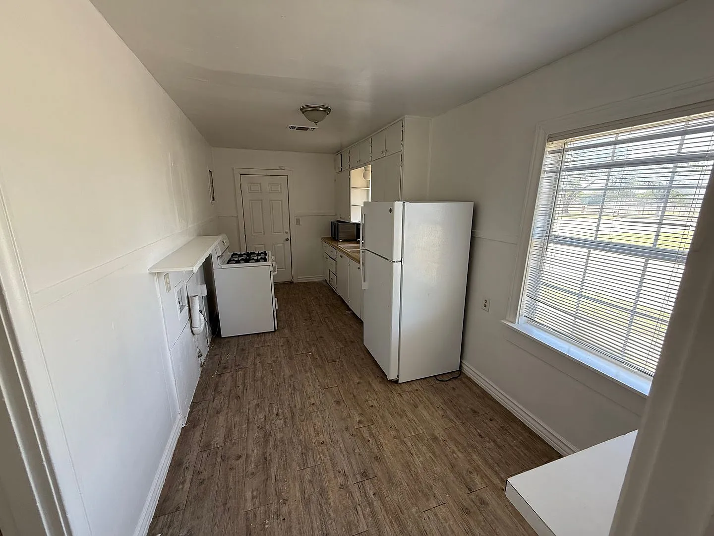 2 Bed 1 Bath Home — Photo 4