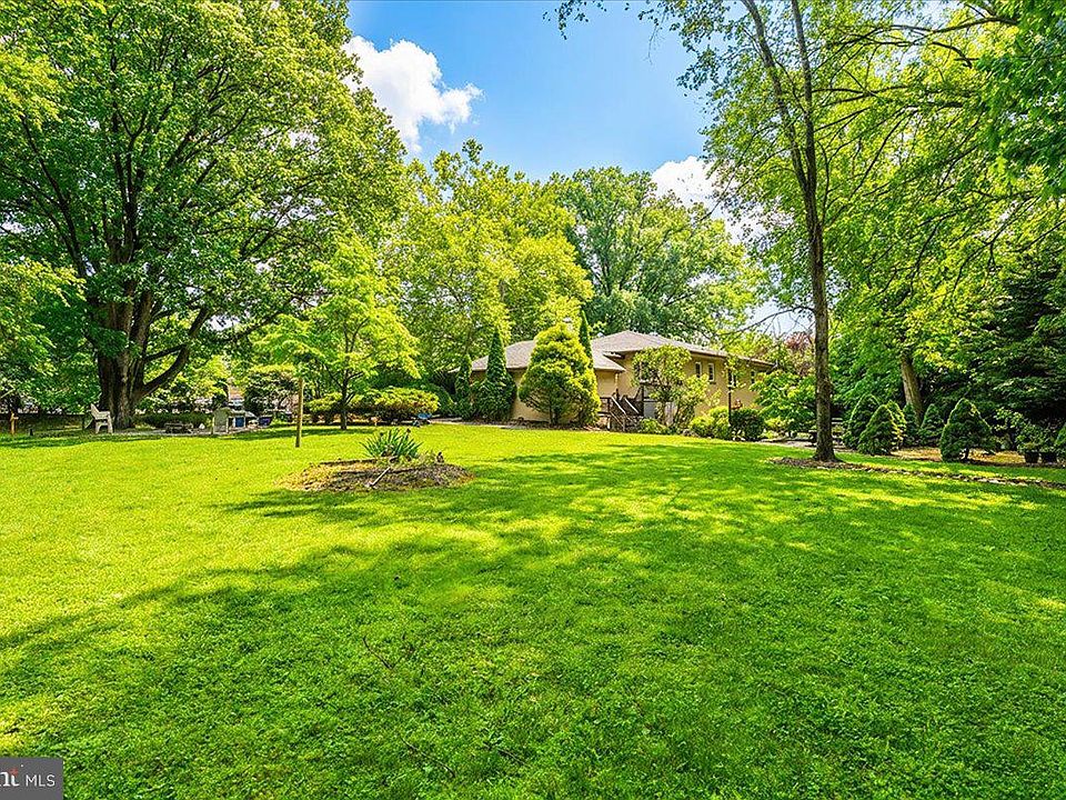 1st image of 2 Orchard Ave