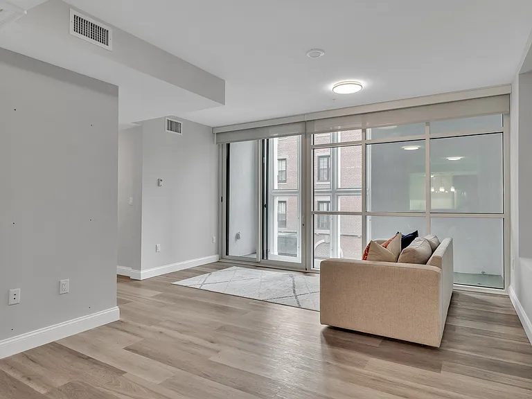 771 Harrison Ave #305 — Photo 8