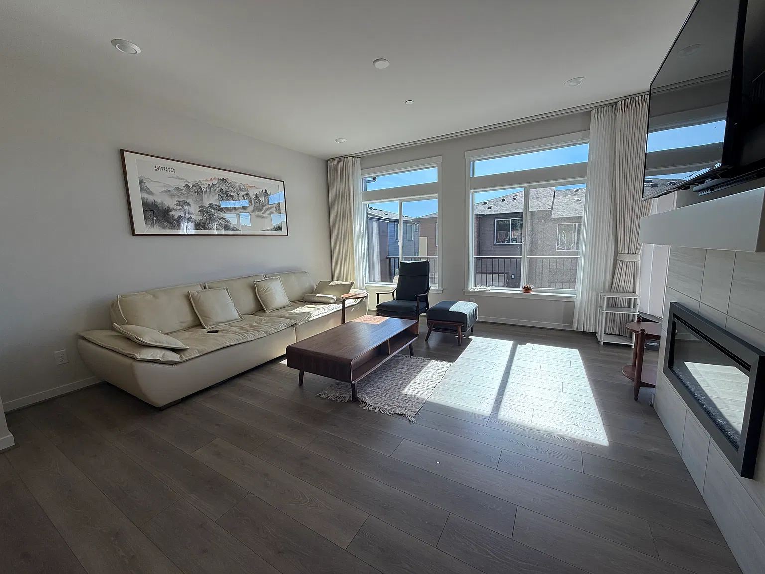 4 bed, 3.5 bath, 2202 sqft, $3,800 — Photo 3