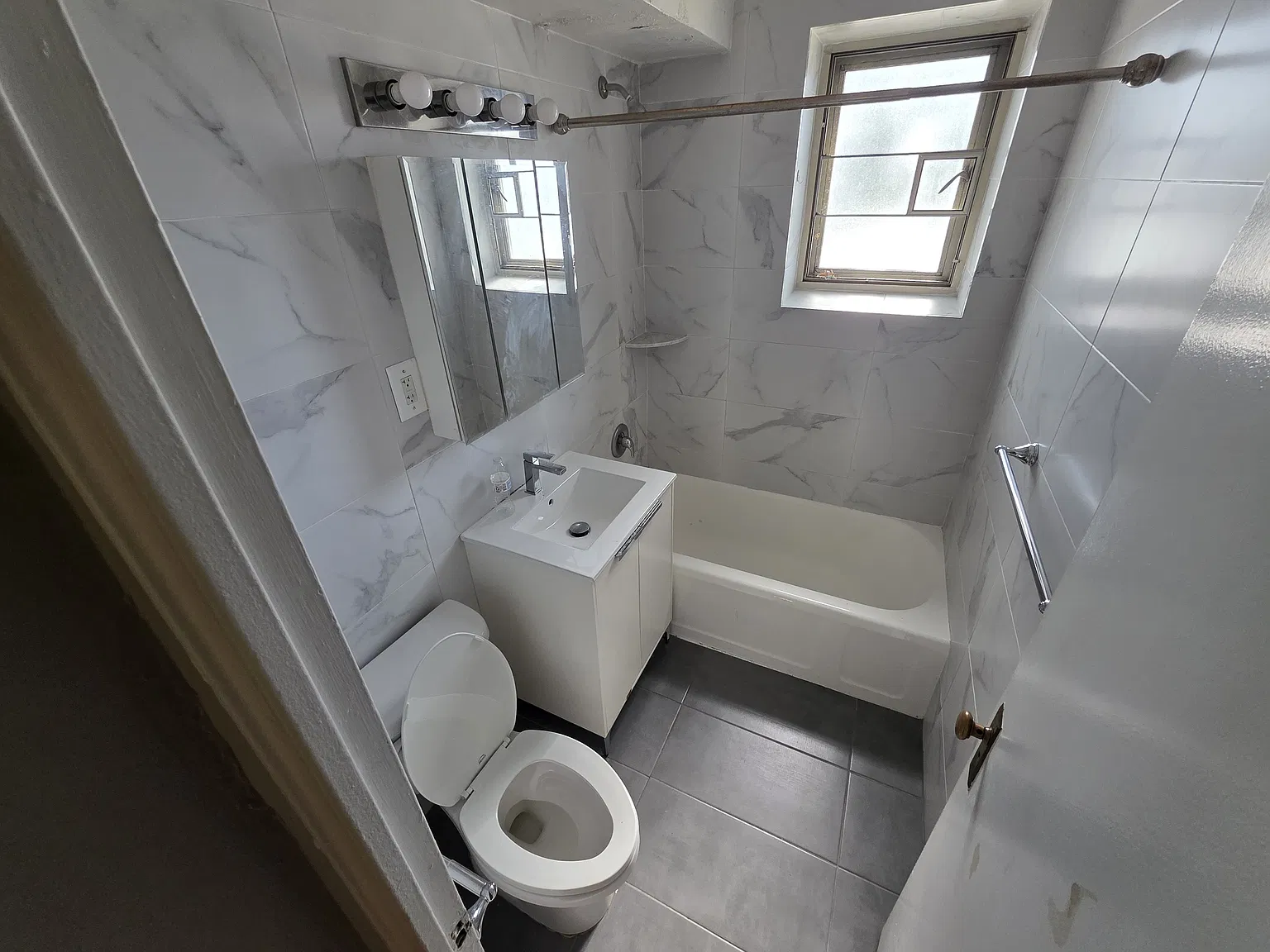 71st Cres, Fresh Meadows — Photo 4