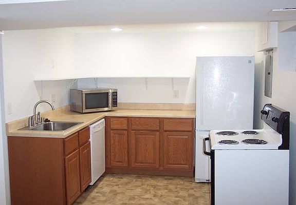 2nd image of 2101 E Newton Ave