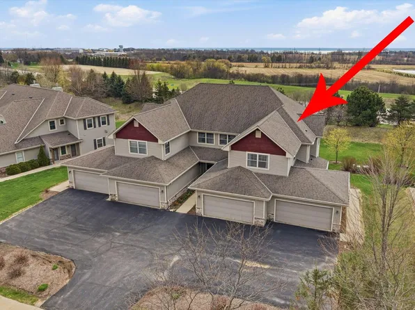 1664 New Port Vista DRIVE #1664, Port Washington, WI 53074