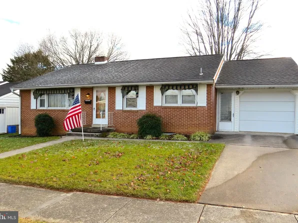 9 Glendale St, Hanover, PA 17331