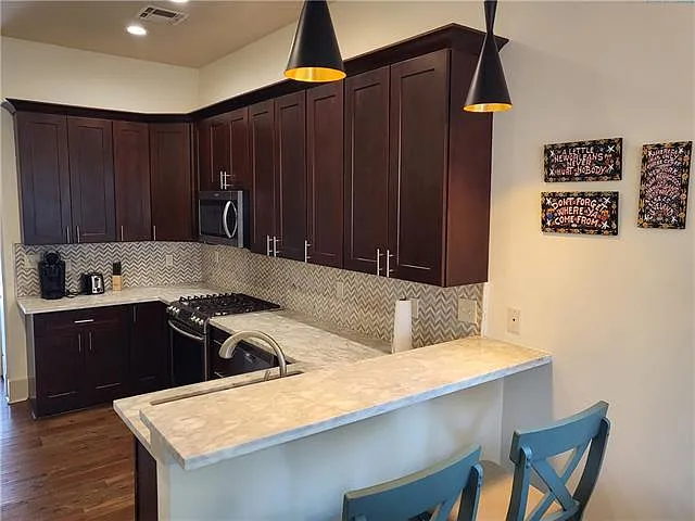 4621 Chestnut St — Photo 4
