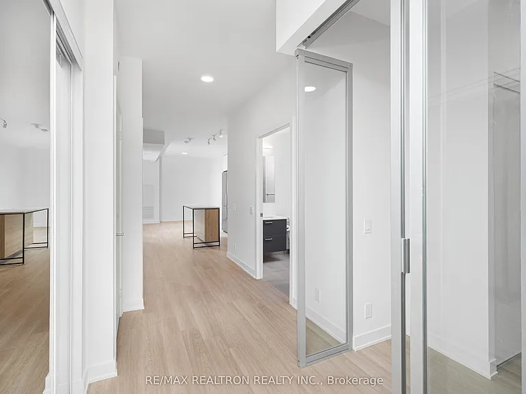 30 Upper Mall Way #A-620 — Photo 5