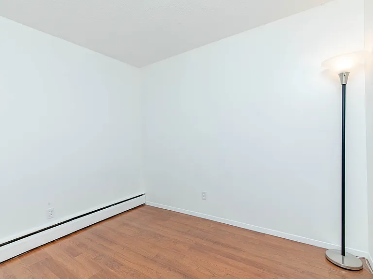 229 E Fairmont Blvd — Photo 14