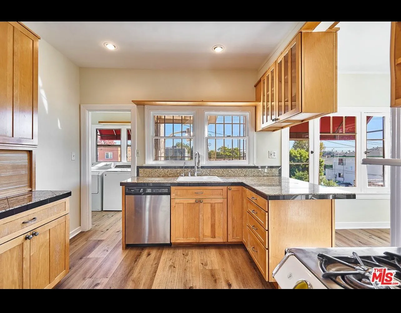 2 bed, 1600 sqft, $1,450 — Photo 4