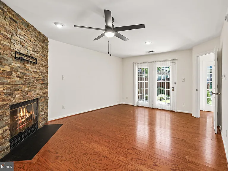 4045 Chetham Way — Photo 4