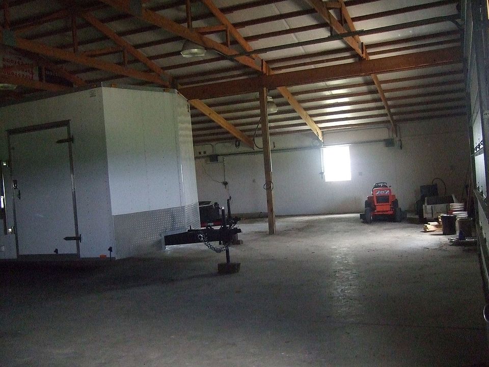 Barn is 76x100 with 58x24 offset.