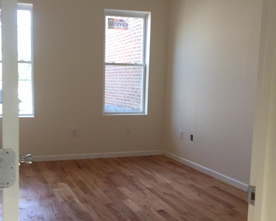 2nd image of 21483 Jamaica Ave #2B