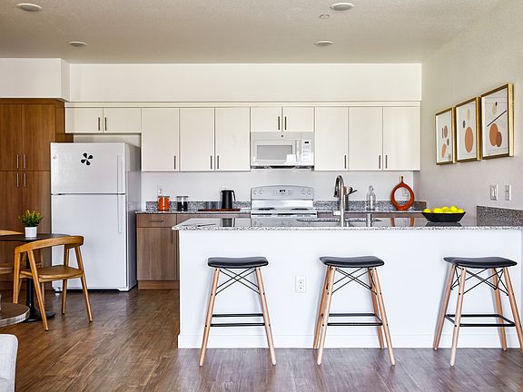 5th image of 2800 Fremont St #21-2157