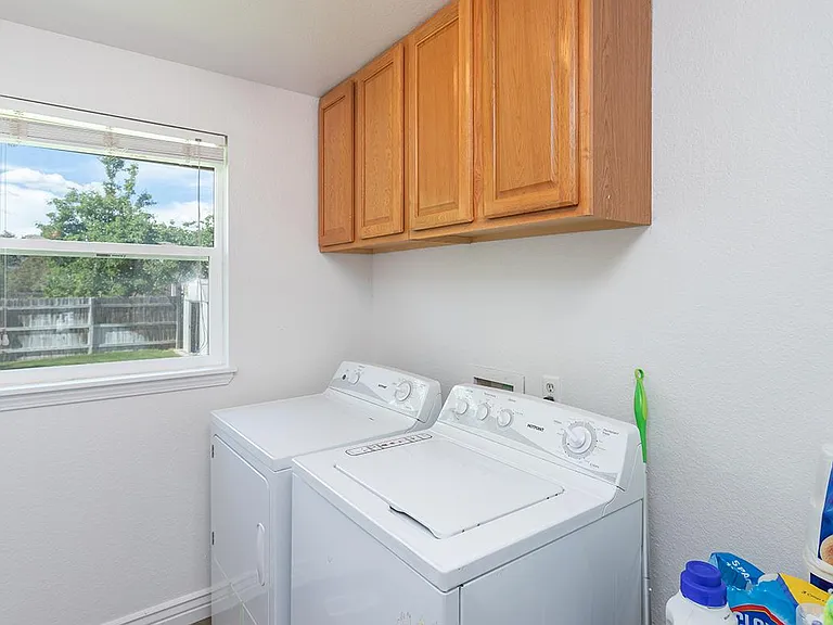 930 E Clarene St — Photo 13