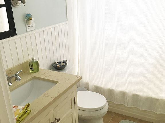 Downstairs full bath