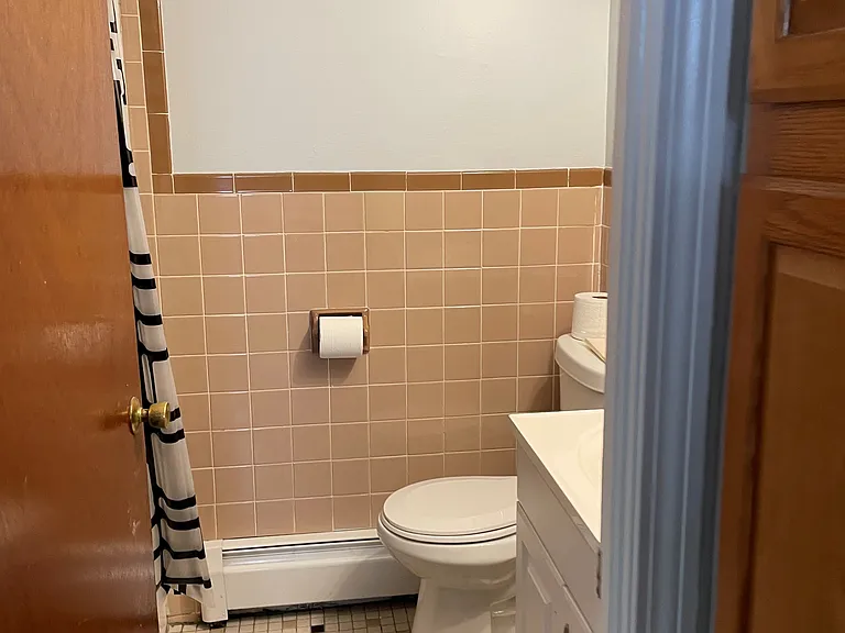 9 Hall St #1R — Photo 10