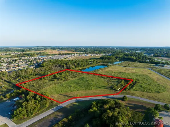 5 S 272nd East Ave, Coweta, OK 74429