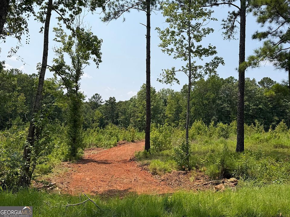 2nd image of 690 Giles Rd