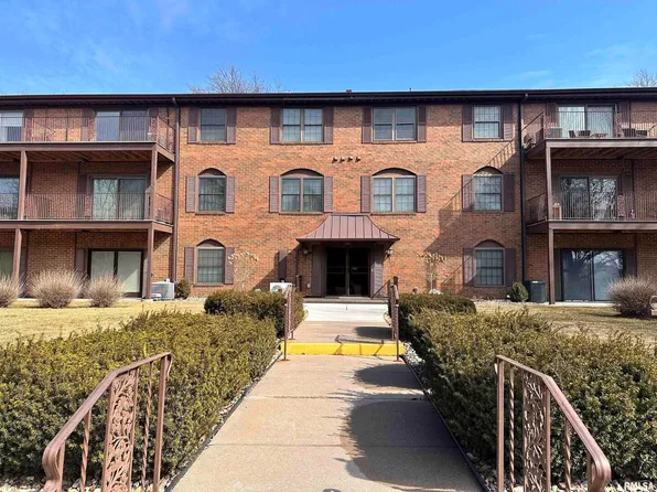 1350 Kimberly Ridge Rd APT 101, Bettendorf, IA 52722