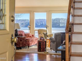 140 Blythewood Dr, Pittsfield, MA 01201