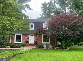 7616 Winterberry Pl, Bethesda, MD 20817