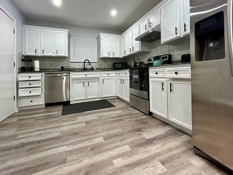 1701 Lynx Cir — Photo 13