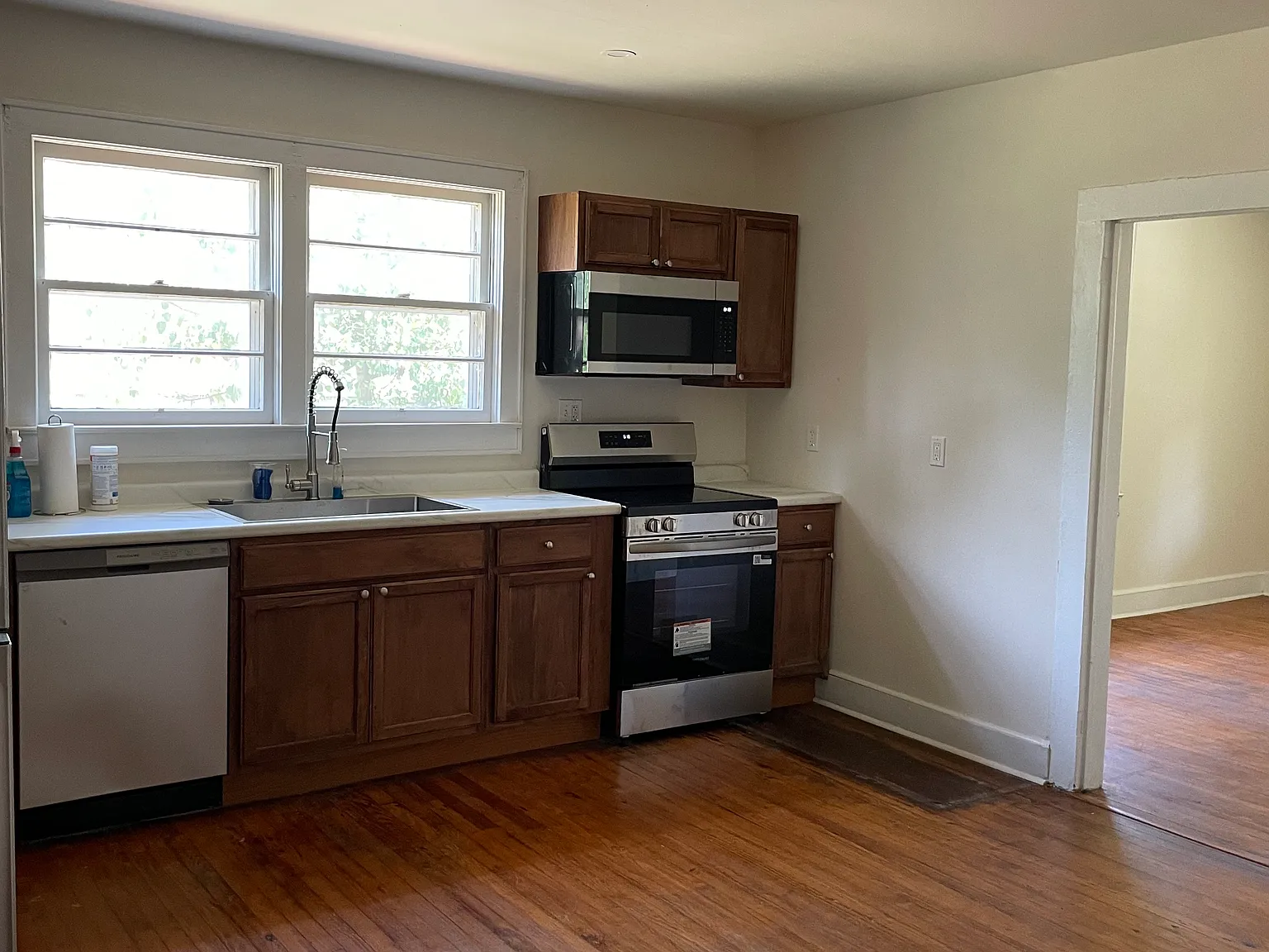 2 bed, 1110 sqft, $1,750 — Photo 4