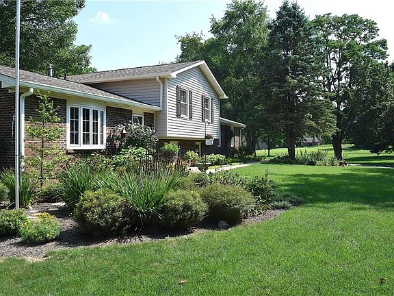 4th image of 1057 & 1061 Sheffield Ct