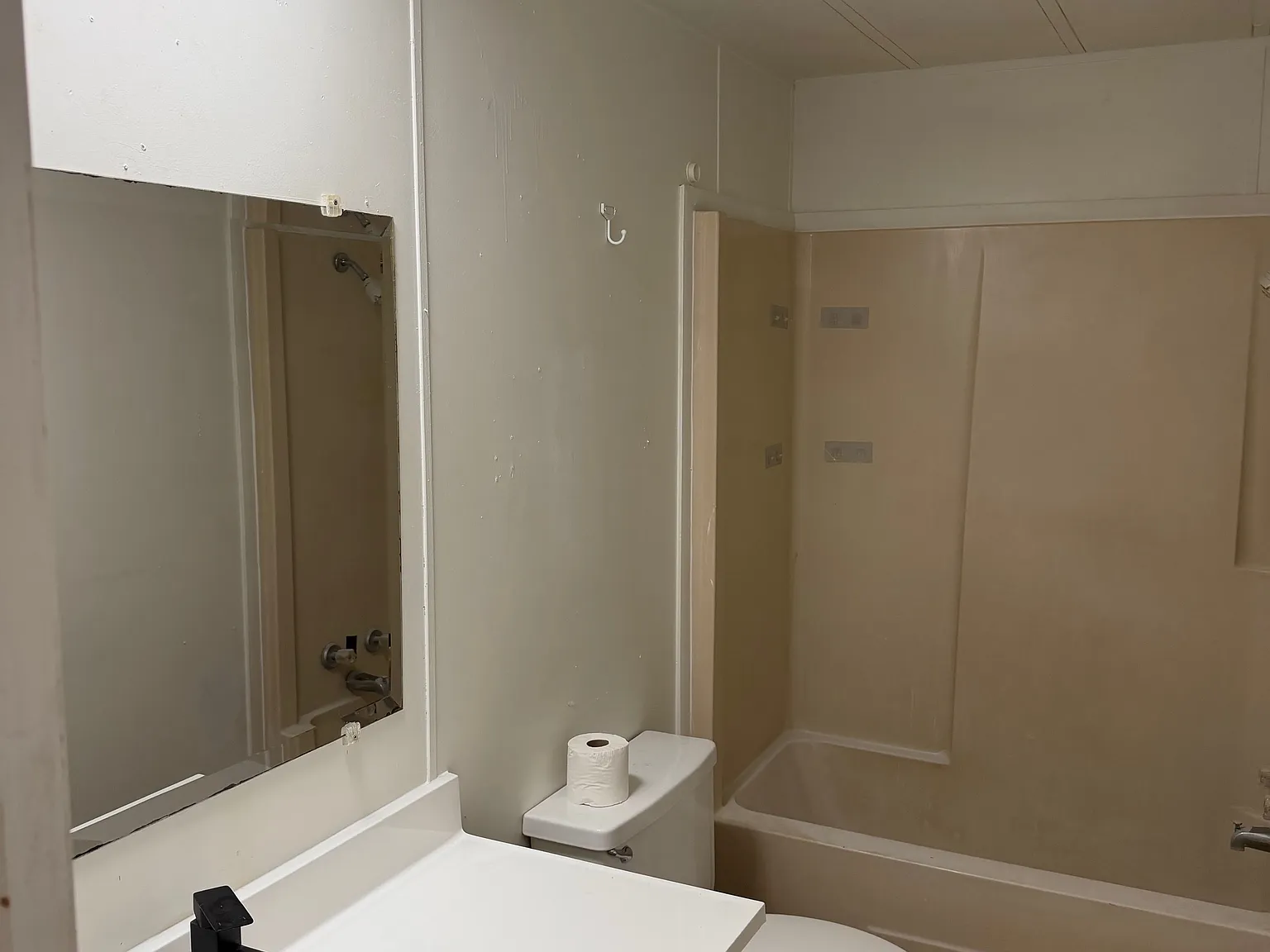 216 N Carpenter St — Photo 2
