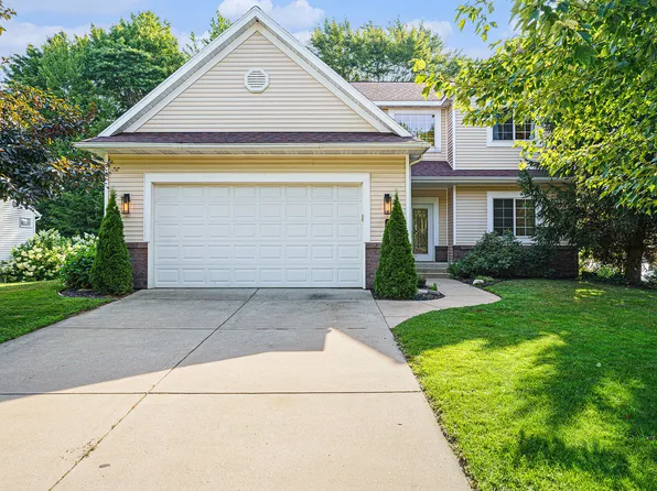 16972 Birchview Dr, Nunica, MI 49448