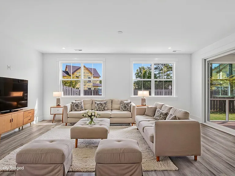 405 Oak Hammock Ct — Photo 20