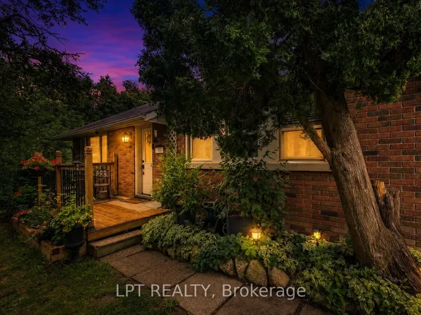 98 Don Mor Dr, Newmarket, ON L3Y 1G7