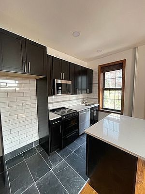 1st image of 290 15th St APT 3