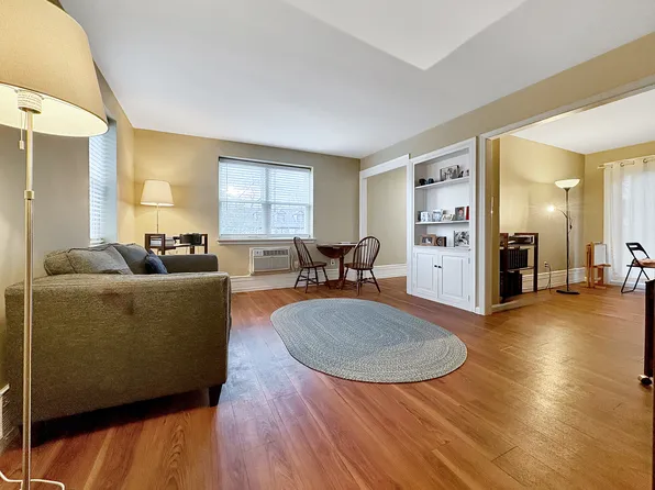 203 N Essex Ave APT 18, Narberth, PA 19072